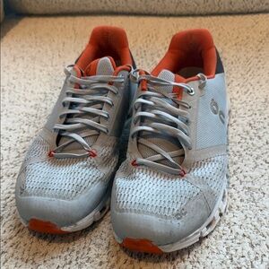 Men's On Running Cloud Gray and Orange Running Shoes Men 13 Flaw‎ see pic